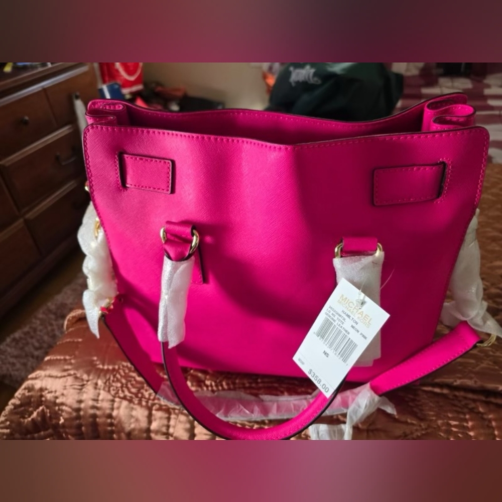Woman's Large Pocketbook